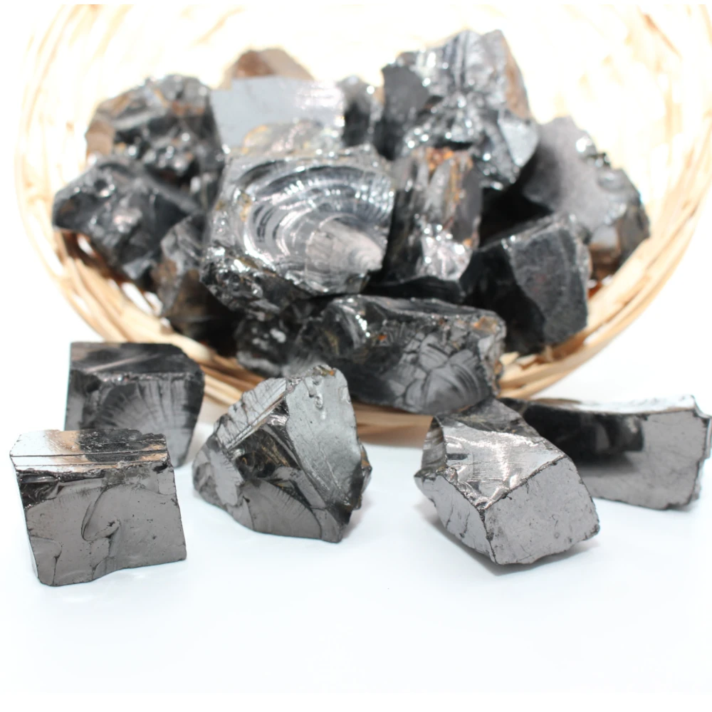 Viele Edelschungite liegend